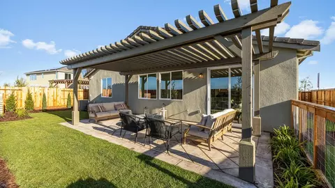 Exterior - 3230 Oak Trail Dr, Manteca, CA 95337 photo 11 of 15