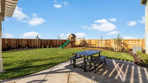 Exterior - 3230 Oak Trail Dr, Manteca, CA 95337 photo 14 of 15
