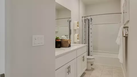 Bath - 3230 Oak Trail Dr, Manteca, CA 95337 photo 3 of 8