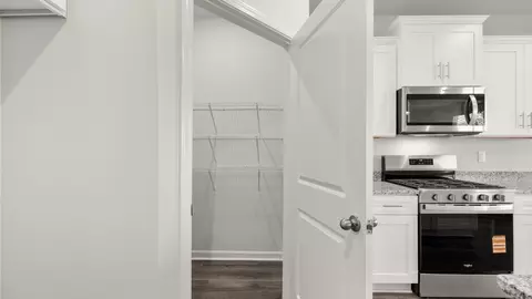 Entry Way - 135 Ellerston Dr, Evans, GA 30809 photo 3 of 5