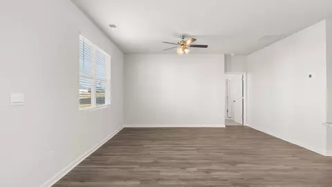 Living - 135 Ellerston Dr, Evans, GA 30809 photo 3 of 6