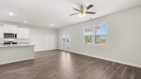 Living - 135 Ellerston Dr, Evans, GA 30809 photo 2 of 6