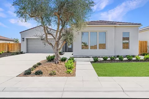 Exterior - 3902 Canyon Ct, Shafter, CA 93263 photo 2 of 2