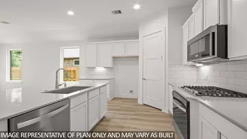 Kitchen - 602 Paisley Harbor Ct, Conroe, TX 77304 photo 2 of 4