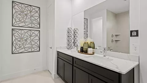 Bath - 602 Paisley Harbor Ct, Conroe, TX 77304 photo 7 of 9