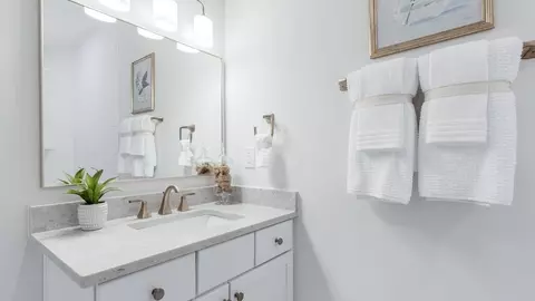 Bath - 370 Arthur Dr, Canton, GA 30115 photo 2 of 4