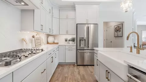 Kitchen - 370 Arthur Dr, Canton, GA 30115 photo 4 of 10
