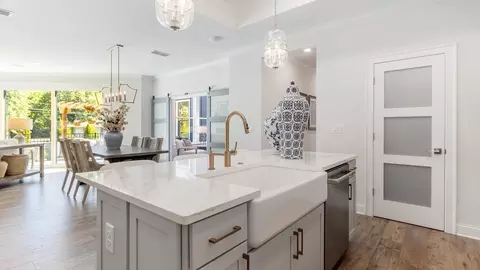 Kitchen - 370 Arthur Dr, Canton, GA 30115 photo 5 of 10