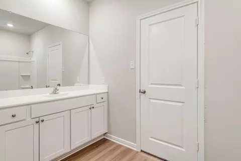 Bath - 1804 Spring Acres Dr, Rosenberg, TX 77471 photo 2 of 2