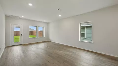 Living - 232 Pheasant Run Rd, Terrell, TX 75160 photo 2 of 6