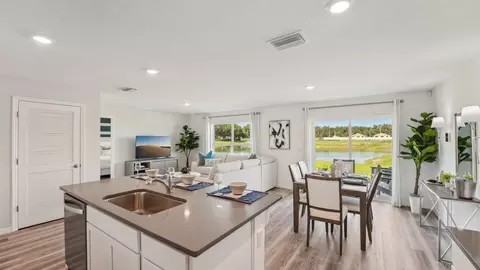 Kitchen - 13610 Fenwick Stream Dr, Wimauma, FL 33598 photo 6 of 9