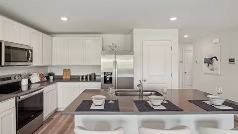 Kitchen - 13610 Fenwick Stream Dr, Wimauma, FL 33598 photo 4 of 9