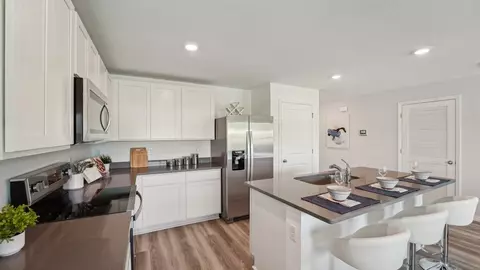 Kitchen - 13610 Fenwick Stream Dr, Wimauma, FL 33598 photo 5 of 9