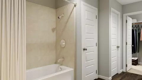 Bath - 16575 Willow Forest Dr, Conroe, TX 77302 photo 2 of 4