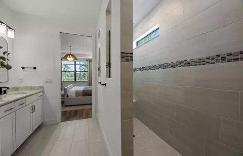 Bath - 17470 Luminous Ave, Venice, FL 34293 photo 1 of 2