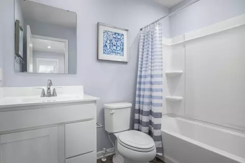 Bath - 1435 Silverleaf Oak St, Sidney, OH 45365 photo 2 of 3