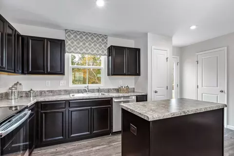 Kitchen - 1435 Silverleaf Oak St, Sidney, OH 45365 photo 4 of 5
