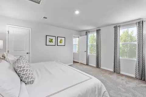 Bedroom - 1435 Silverleaf Oak St, Sidney, OH 45365 photo 2 of 6