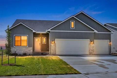 1550 Werthman Dr, Waukee, IA 50263