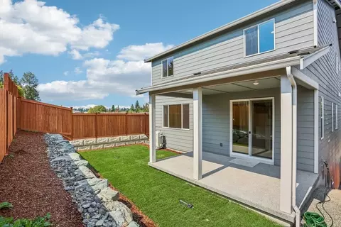 Exterior - 2422 128th Pl SE, Everett, WA 98208 photo 5 of 7