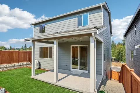 Exterior - 2422 128th Pl SE, Everett, WA 98208 photo 7 of 9