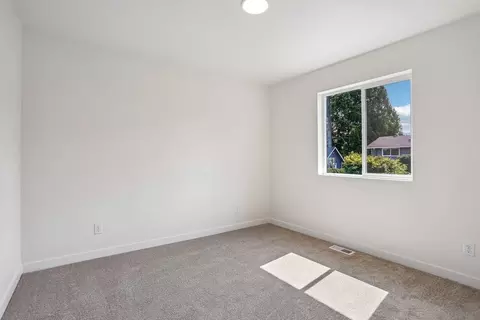 Bedroom - 2422 128th Pl SE, Everett, WA 98208 photo 10 of 11
