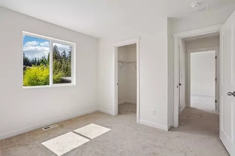 Bedroom - 2422 128th Pl SE, Everett, WA 98208 photo 6 of 11