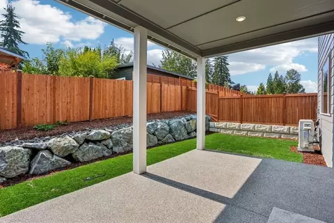 Exterior - 2422 128th Pl SE, Everett, WA 98208 photo 4 of 9