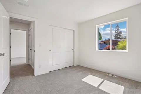 Bedroom - 2422 128th Pl SE, Everett, WA 98208 photo 4 of 11