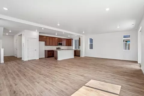 Living - 2422 128th Pl SE, Everett, WA 98208 photo 3 of 5