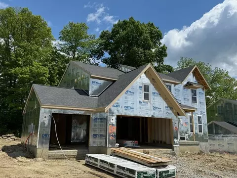 186 Farmstead Blvd, Springboro, OH 45066