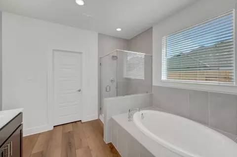 Bath - 20715 Draper Rd, Tomball, TX 77377 photo 3 of 7