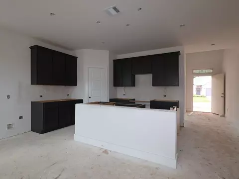20715 Draper Rd, Tomball, TX 77377