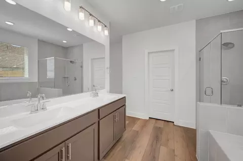 Bath - 20715 Draper Rd, Tomball, TX 77377 photo 2 of 7