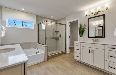 Bath - 12396 Eileen St, Lemont, IL 60439 photo 2 of 3