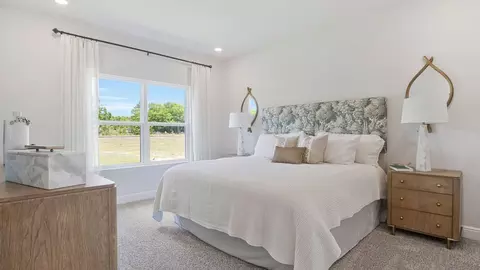 Bedroom - 5741 Dearing St, Crestview, FL 32539 photo 1 of 13