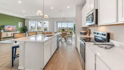 Kitchen - 10742 Rabbit Grove Trl, Parrish, FL 34219 photo 2 of 5