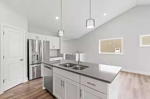 Kitchen - 14055 Pristine Ct, Dewitt, MI 48820 photo 6 of 6