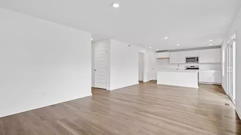 Living - 149 Sky View Ln, Beecher, IL 60401 photo 3 of 5