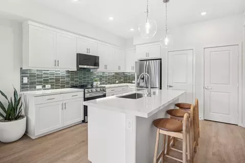 Kitchen - 723 E Route 66, Glendora, CA 91740 photo 3 of 10