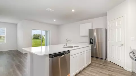 Kitchen - 3747 NW 29th Ave, Okeechobee, FL 34972 photo 3 of 6
