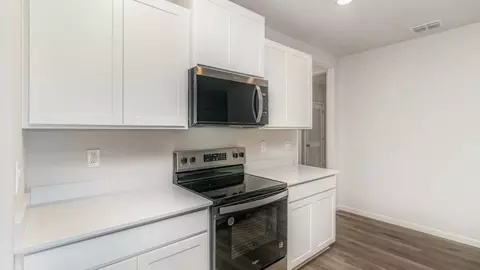 Kitchen - 3747 NW 29th Ave, Okeechobee, FL 34972 photo 2 of 6