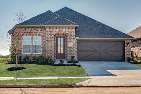 2005 Calumet Dr, Aubrey, TX 76227