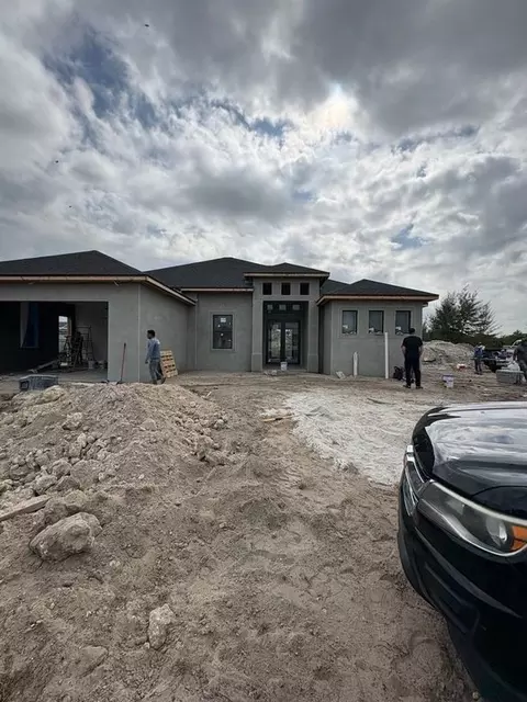 502 NE 5th Pl, Cape Coral, FL 33909