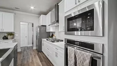 Kitchen - 122 Cornerstone Dr, Brandon, MS 39042 photo 2 of 2
