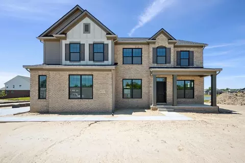 61717 Hevel Ln, Washington Township, MI 48094
