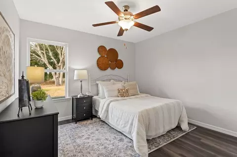 Bedroom - 107 N Ridgewood Dr, Sebring, FL 33870 photo 2 of 5