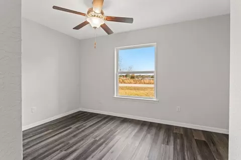 Bedroom - 107 N Ridgewood Dr, Sebring, FL 33870 photo 4 of 5