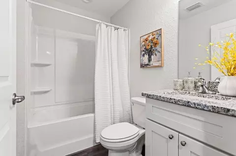 Bath - 107 N Ridgewood Dr, Sebring, FL 33870 photo 3 of 3