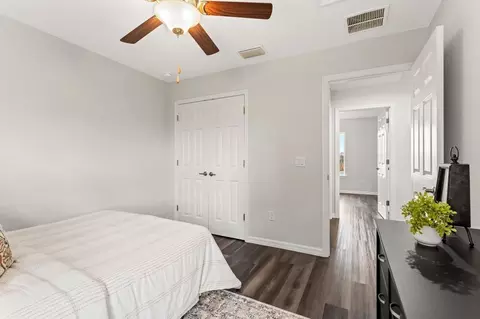 Bedroom - 107 N Ridgewood Dr, Sebring, FL 33870 photo 3 of 5